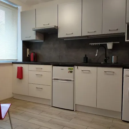 Niedaleko Od Centrum Ale Z Dala Od Tlumow *