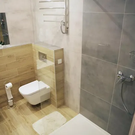 Διαμέρισμα Niedaleko Od Centrum Ale Z Dala Od Tlumow *